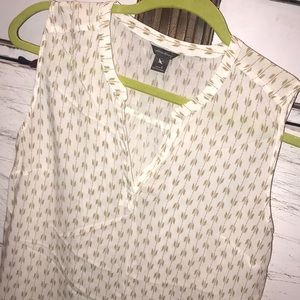 Like new! Eddie Bauer top!